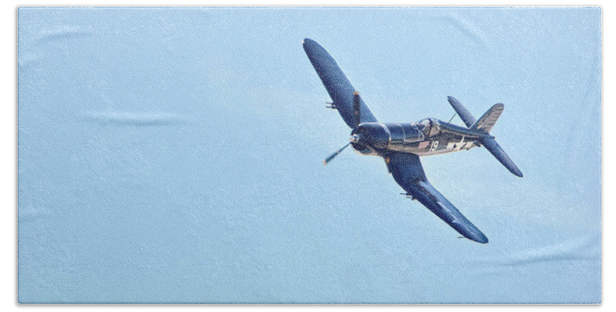 Vought F4u Corsair. Air Plane Bath Towel featuring the photograph Vought F4U Corsair by Alan Hutchins
