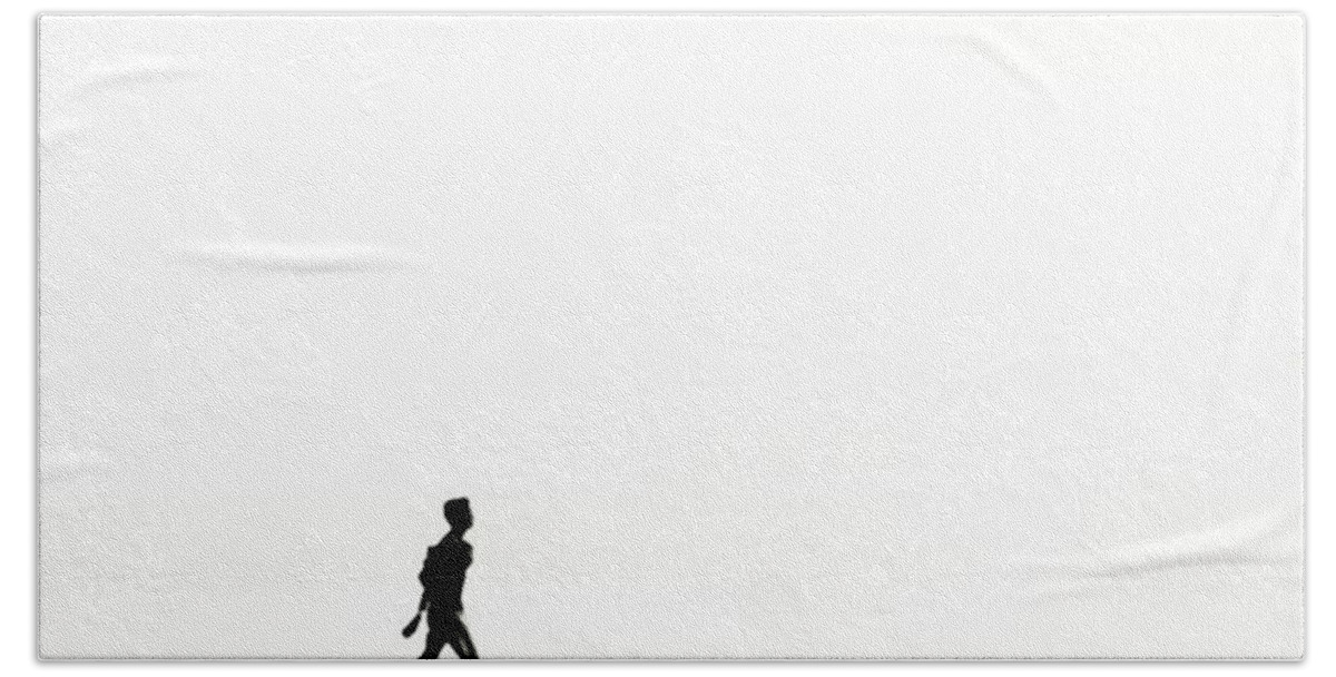 Mobilephotography Hand Towel featuring the photograph Walk by Manthan Patel