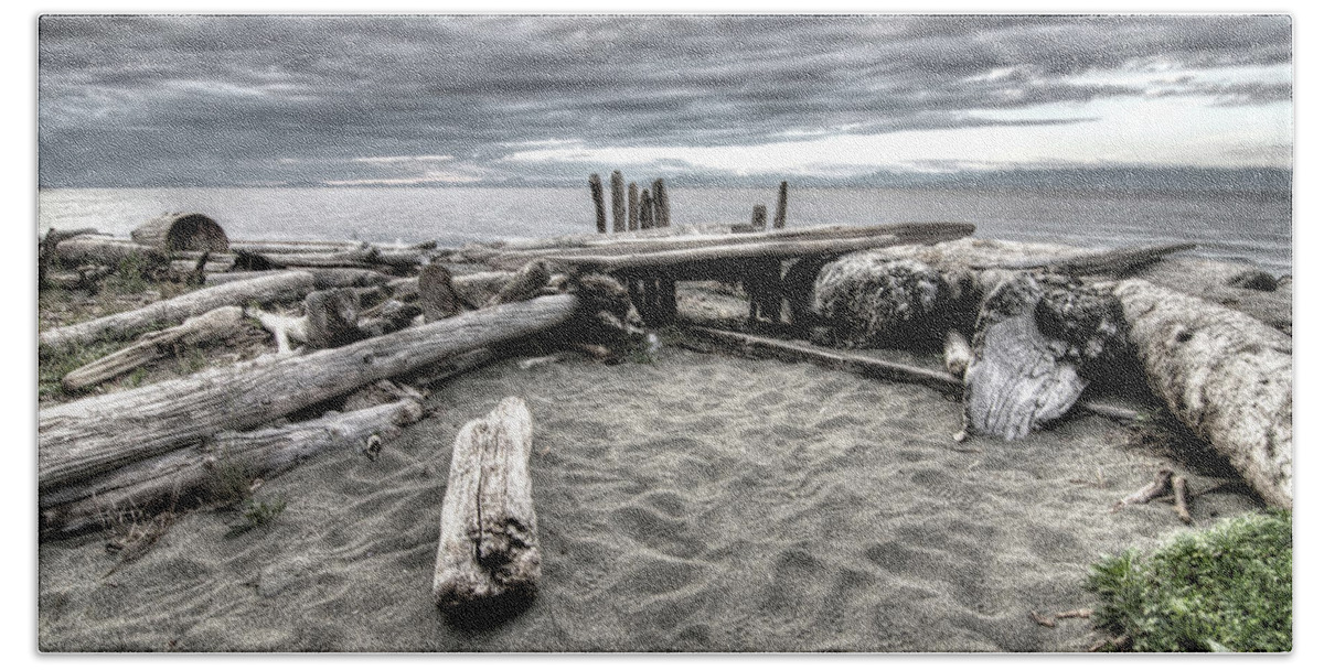 Walk Right In Bath Towel featuring the photograph Sit here and Watch the Sea by Kathy Paynter