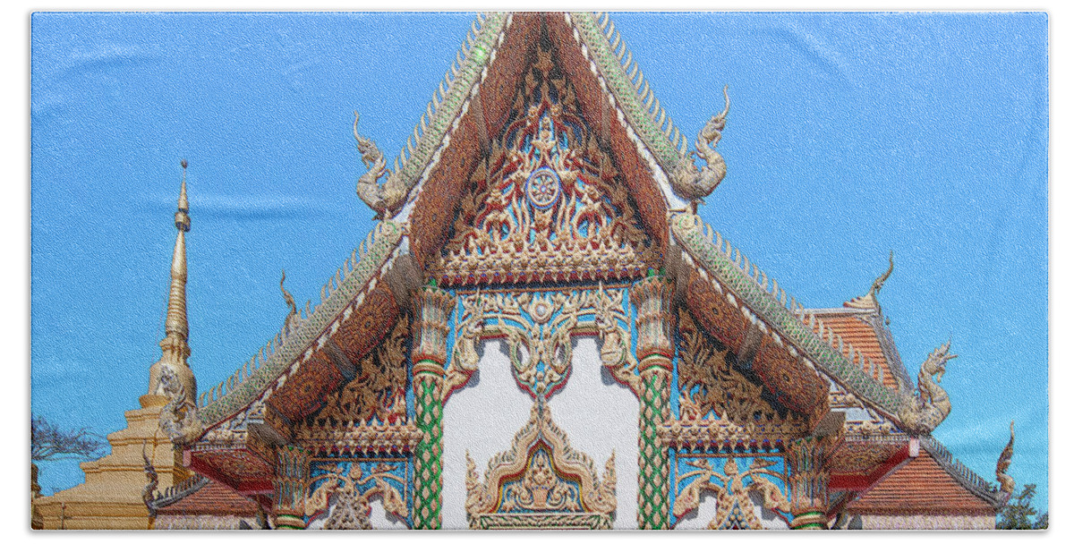 Scenic Hand Towel featuring the photograph Wat Phratat Chom Taeng Phra Ubosot DTHCM1690 by Gerry Gantt