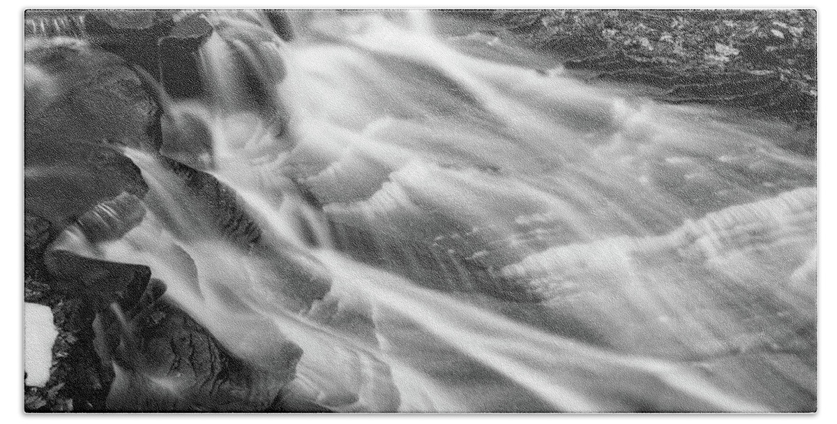 Water Bath Towel featuring the photograph Water falls by Paul Quinn