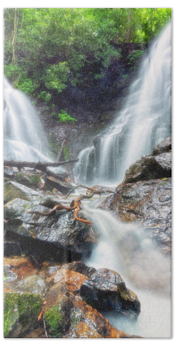 Waterfalls Bath Towel featuring the photograph Waterfall Silence by Russell Pugh