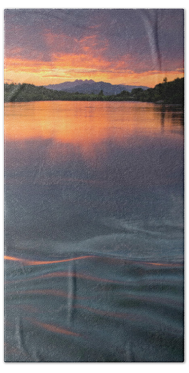Sunrise Bath Towel featuring the photograph Waves Across the River by Sue Cullumber