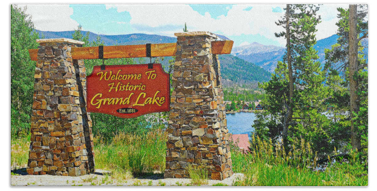 Welcome Bath Towel featuring the photograph Welcome to Grand Lake by Robert Meyers-Lussier