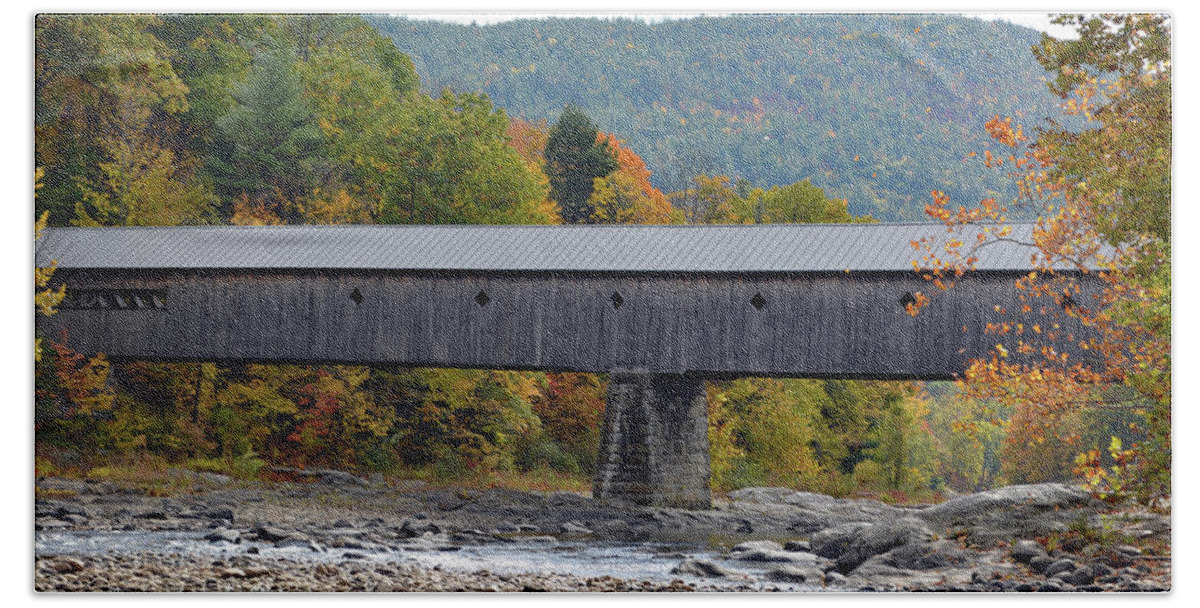 West Dummerstin Bath Towel featuring the photograph West Dummerston Covered Bridge by Carolyn Mickulas