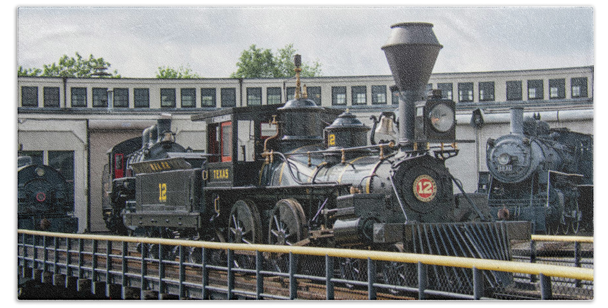 4-4-0 Bath Towel featuring the photograph Western and Atlantic 4-4-0 Steam Locomotive by John Black