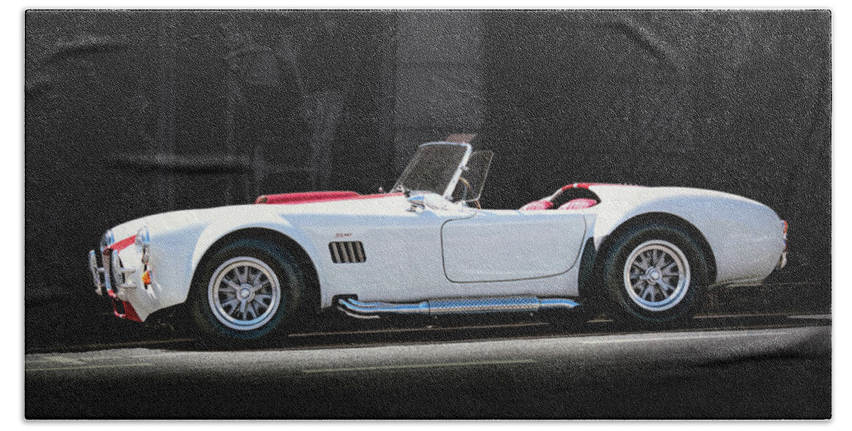 Ford Cobra Bath Towel featuring the photograph White-Red Ford Cobra by Gene Parks