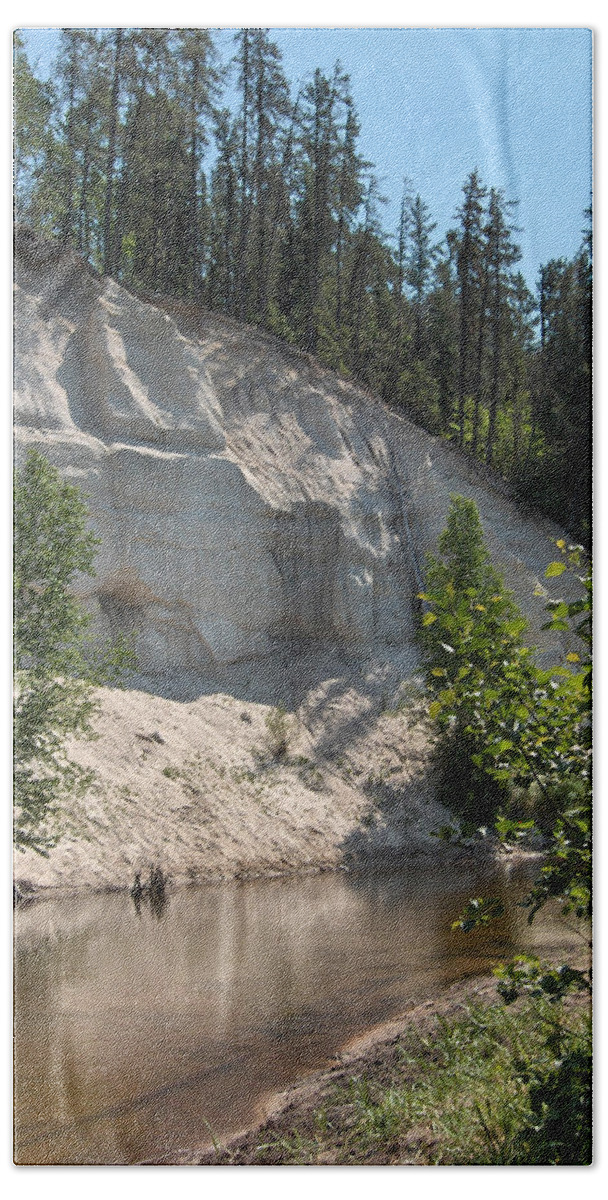River Sand Cliffs Clear Water Evergreens Trees Natural Beauty Shore Piprell Lake Saskatchewan Hand Towel featuring the photograph White Sands Cliff by Andrea Lawrence