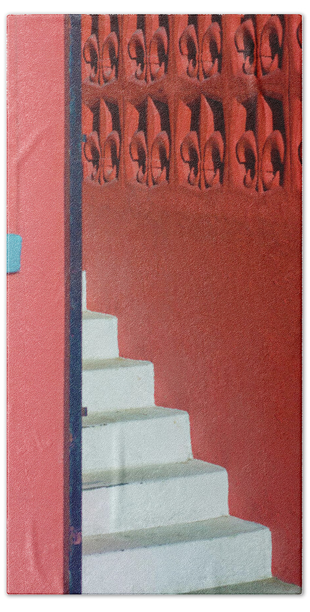 Staircase Hand Towel featuring the photograph White Staircase Venice Beach California by David Smith