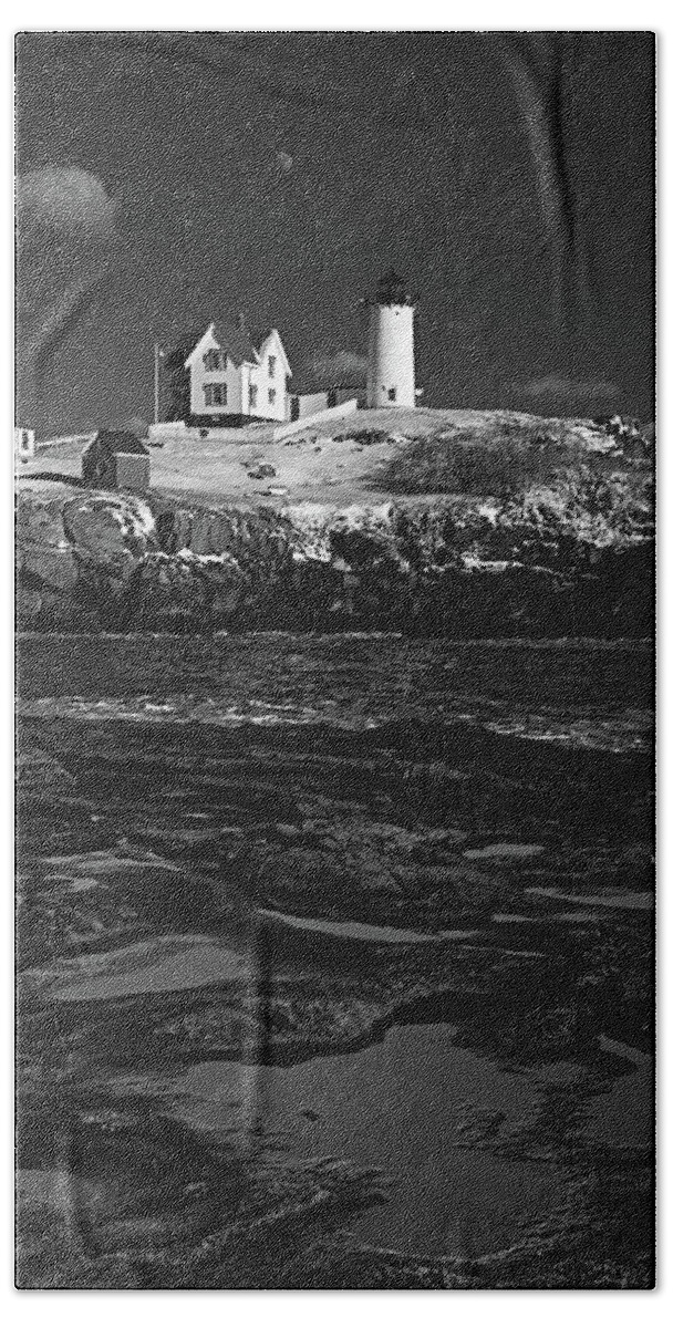 Vacationland Hand Towel featuring the photograph Winter At Nubble Lighthouse BW by David Smith