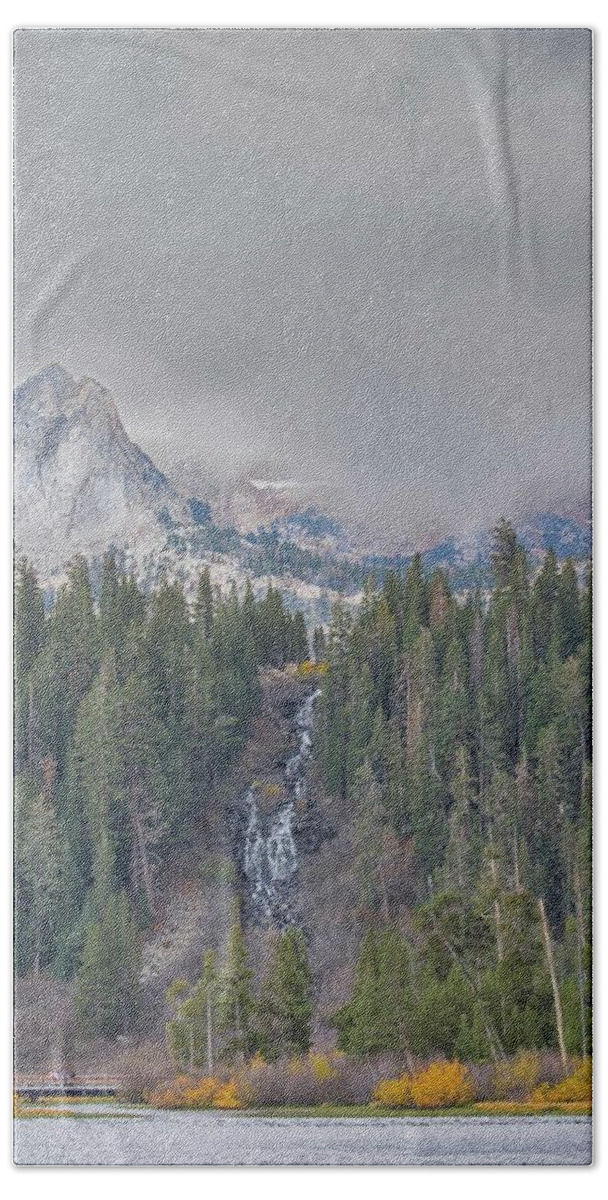 Fall Bath Towel featuring the photograph Winter Fall by Patricia Dennis