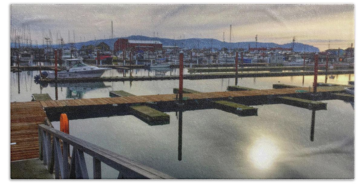 Harbor Bath Towel featuring the photograph Winter Harbor by Chriss Pagani