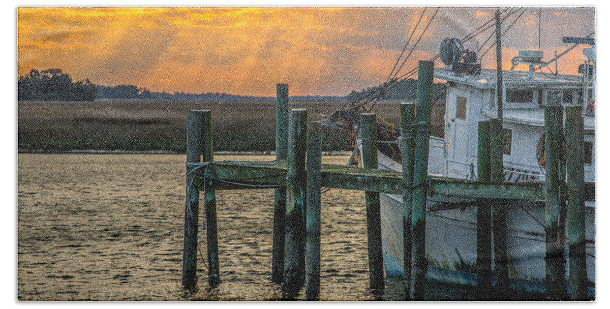 Lowcountry Bath Towel featuring the photograph Winter in the Lowcountry by Donnie Whitaker