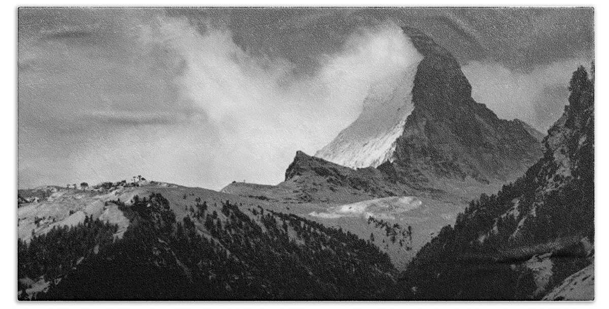 Matterhorn Bath Towel featuring the photograph Wonder of the Alps by Neil Shapiro