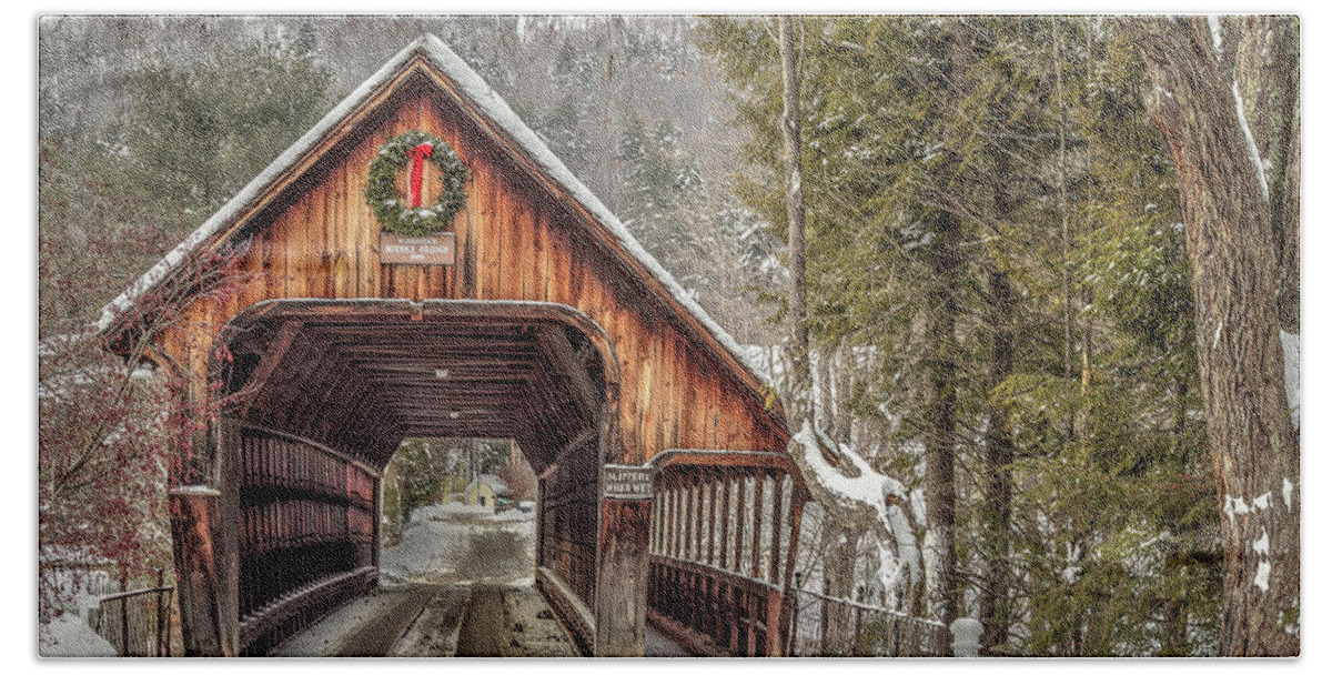 Covered Bridge Bath Towel featuring the photograph Woodstock Middle Bridge by Rod Best