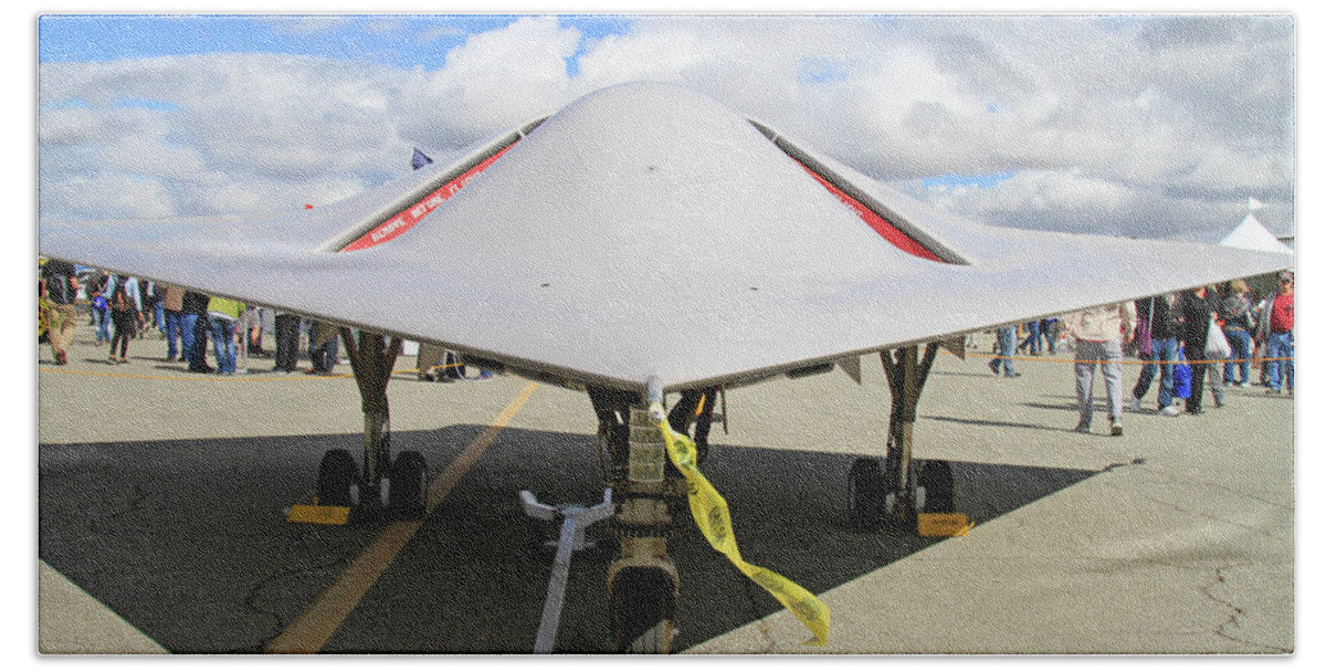 X-47a Bath Towel featuring the photograph X-47a by Shoal Hollingsworth