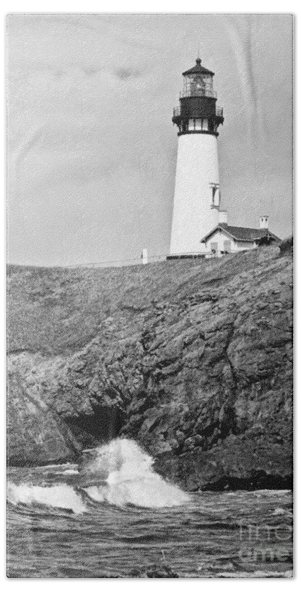 Yaquina Lighthouse Hand Towel featuring the photograph Yaquina Head Lighthouse by Jamie Pham