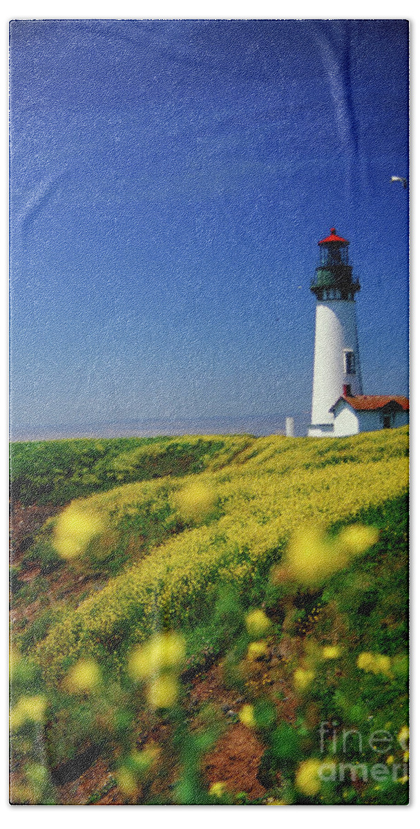 Images Hand Towel featuring the photograph Yaquina Head Lighthouse- v2 by Rick Bures