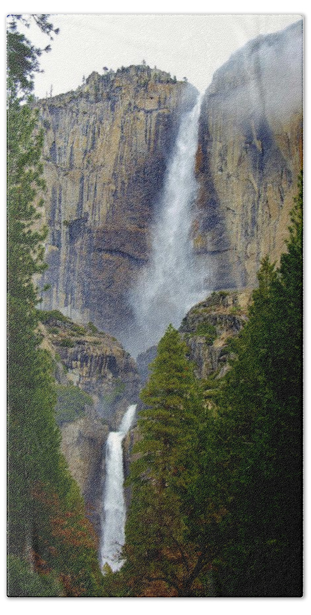 Yosemite Falls Bath Towel featuring the photograph Yosemite Falls D by Phyllis Spoor