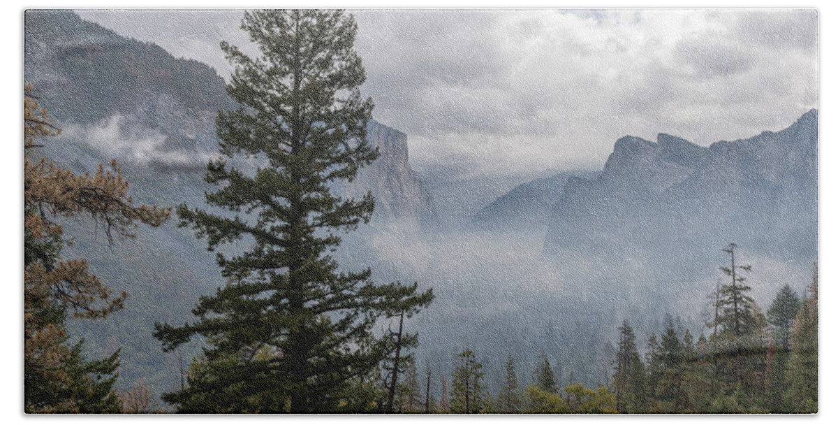 California Gold Coast Bath Towel featuring the photograph Yosemite by John Johnson