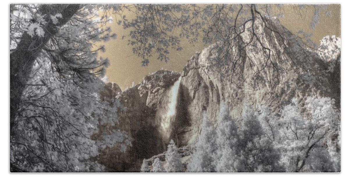 Yosemite Bath Towel featuring the photograph Yosemite Waterfall by Jane Linders