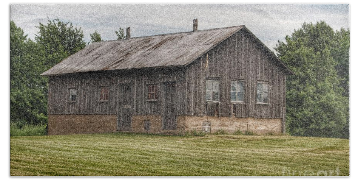 Barn Bath Towel featuring the photograph 0302 - West Tuscola Road Grey Shack I by Sheryl L Sutter