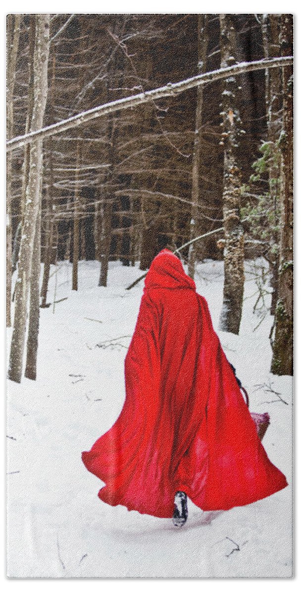 Little Red Riding Hood Bath Towel featuring the photograph Little Red Riding Hood by Trevor Slauenwhite