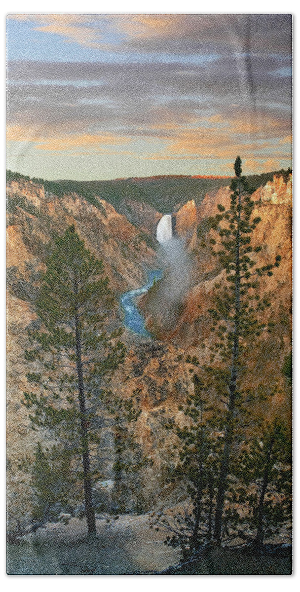 00586360 Bath Towel featuring the photograph Lower Yellowstone Falls, Yellowstone River, Grand Canyon Of Yellowstone, Yellowstone National Park, Wyoming #1 by Tim Fitzharris