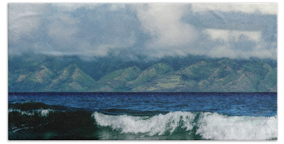 Hawaii Hand Towel featuring the photograph Maui Breakers #2 by Jeff Phillippi