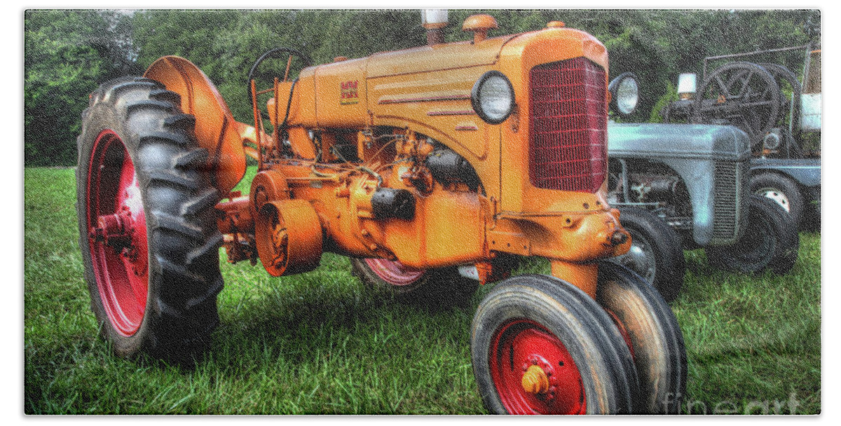 Tractor Bath Towel featuring the photograph Minneapolis-Moline by Mike Eingle