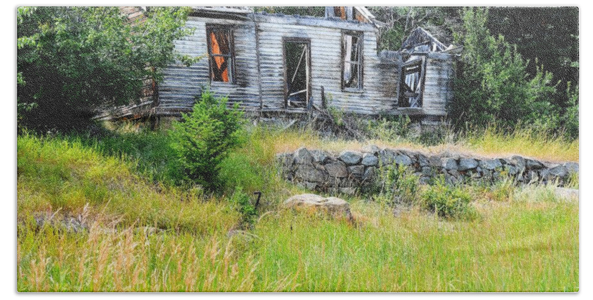 Abandon House Hand Towel featuring the photograph Montana Ghost Town #1 by Steve Brown