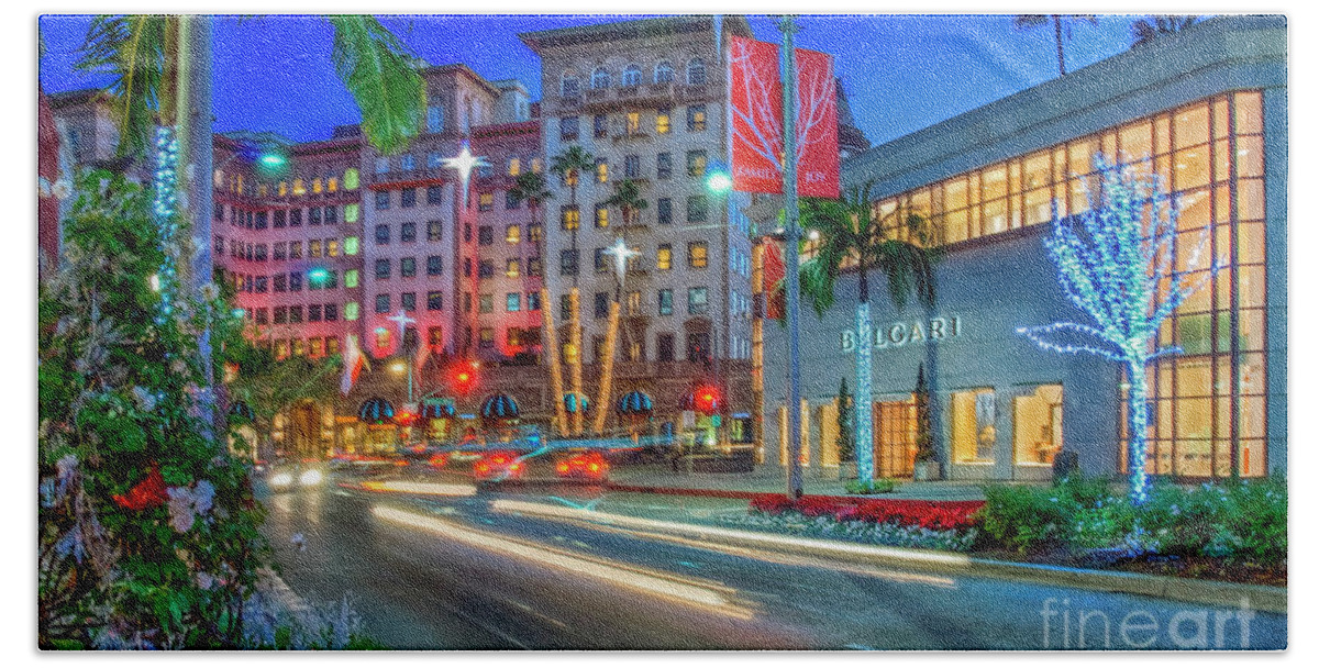 Rodeo Drive Bath Towel featuring the photograph Rodeo Drive Beverly Hills Night Lit by David Zanzinger