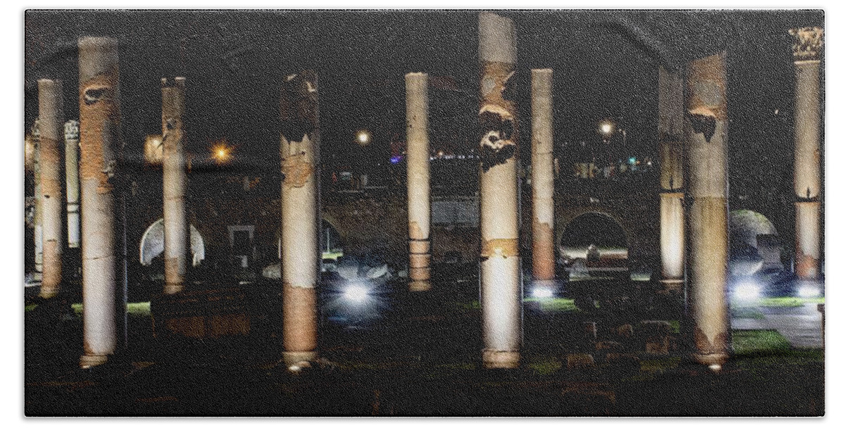 Italy Bath Towel featuring the photograph Roma by night #1 by Robert Grac