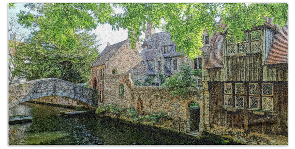 Brugge Hand Towel featuring the photograph St. Bonifacius Bridge in Bruges by Patricia Caron
