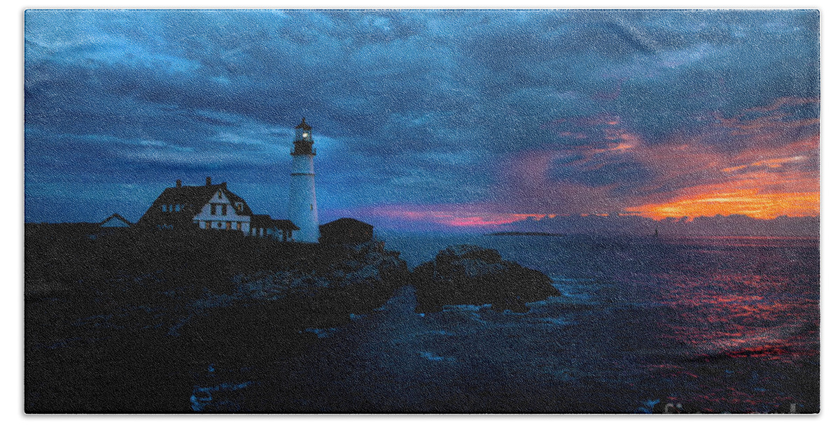 Lighthouse Bath Towel featuring the photograph Sunrise at Portland Head Light #1 by Diane Diederich