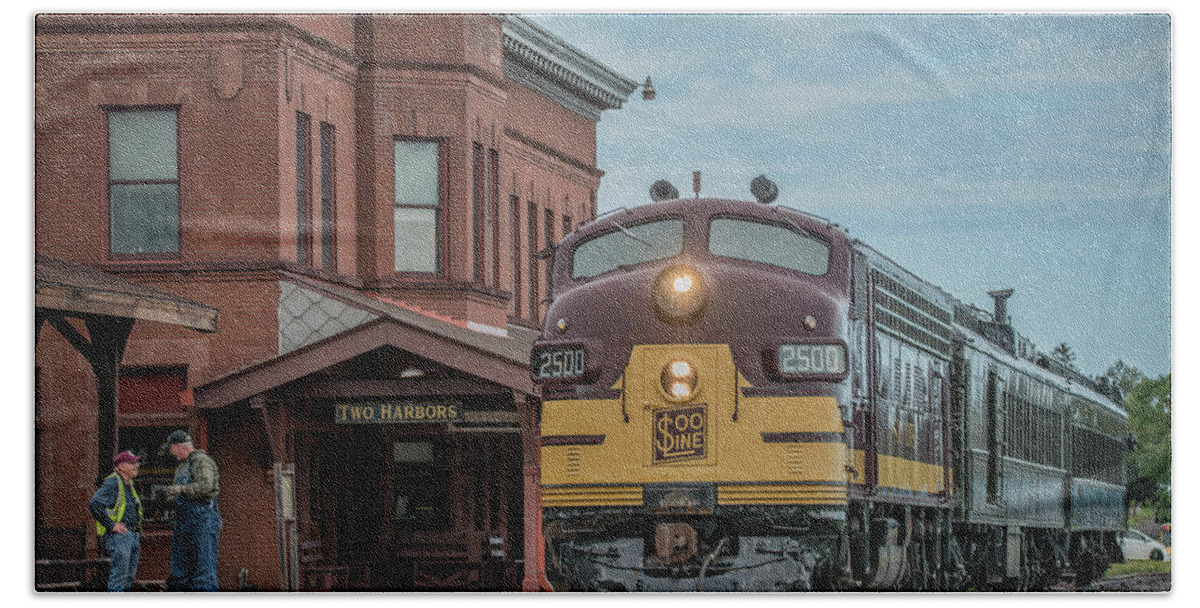 Railroad Hand Towel featuring the photograph Soo Line-Wisconsin Central FP7 Number 2500-A #2 by Jim Pearson