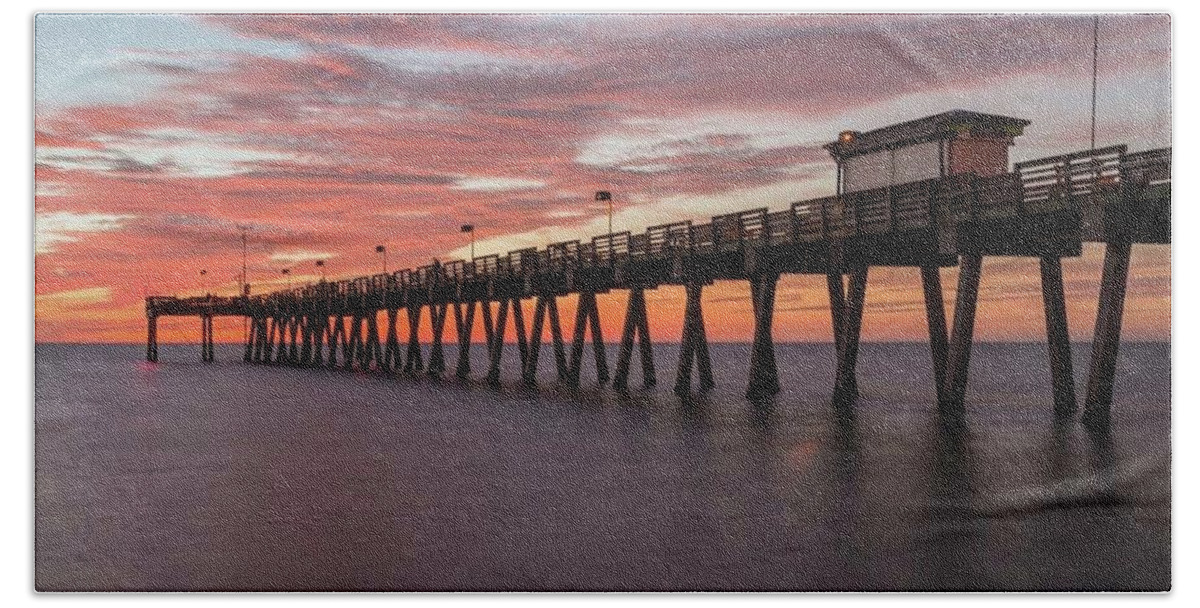 Florida Bath Towel featuring the photograph Venice Pier Sunset #2 by Paul Schultz