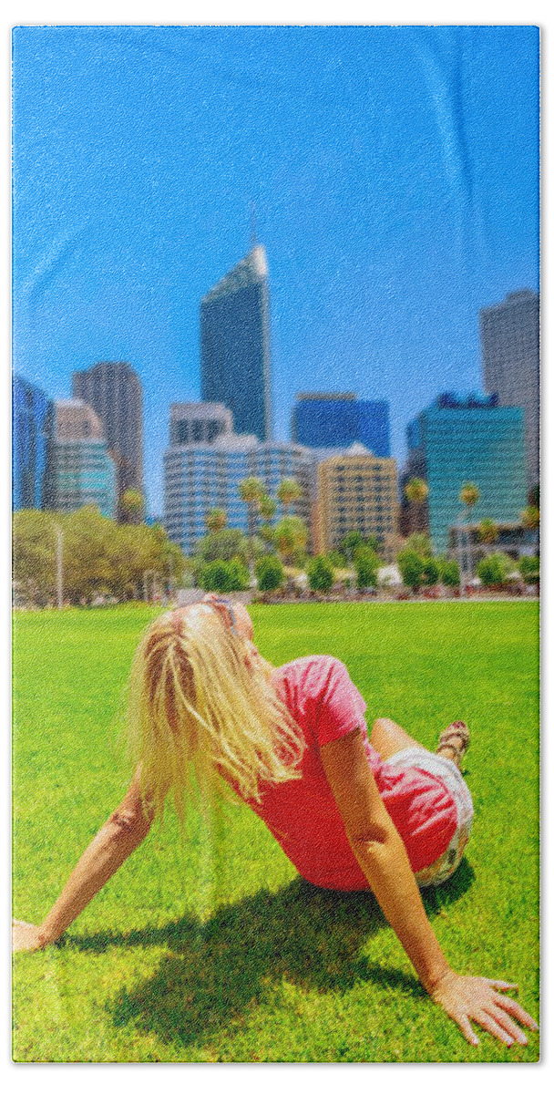 Perth Bath Towel featuring the photograph Woman looking Perth Skyline #2 by Benny Marty