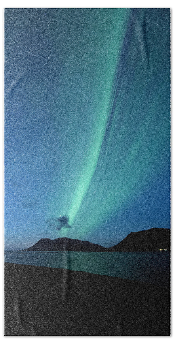 Estock Bath Towel featuring the digital art Northern Lights, Iceland #4 by Vincenzo Mazza
