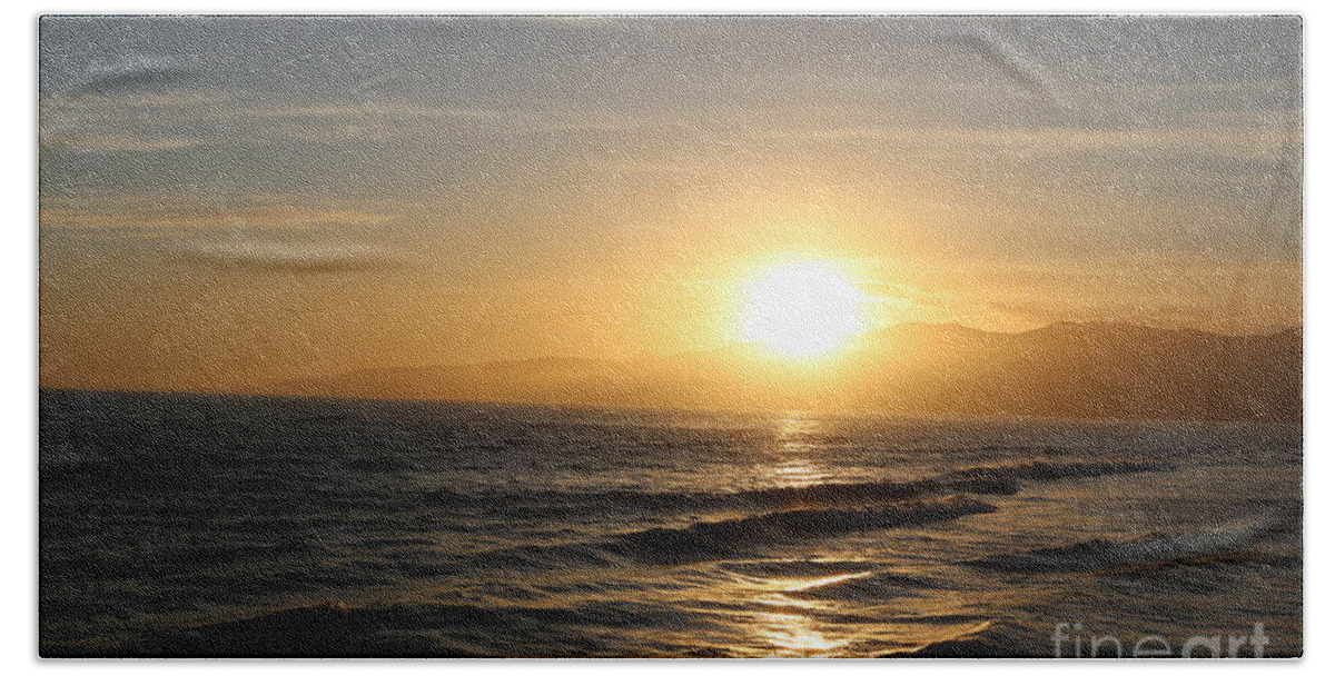 Sunset Bath Towel featuring the photograph Pacific Sunset , Santa Monica, California #5 by John Shiron