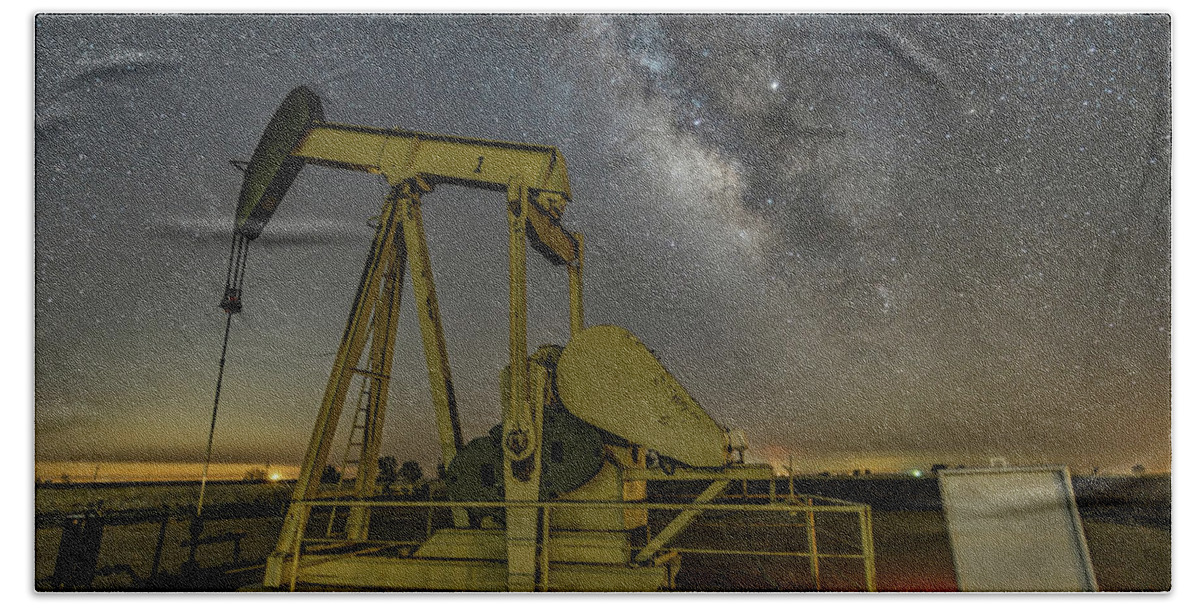 Milky Way Bath Towel featuring the photograph A Good Morning on the Oil Field by James Clinich