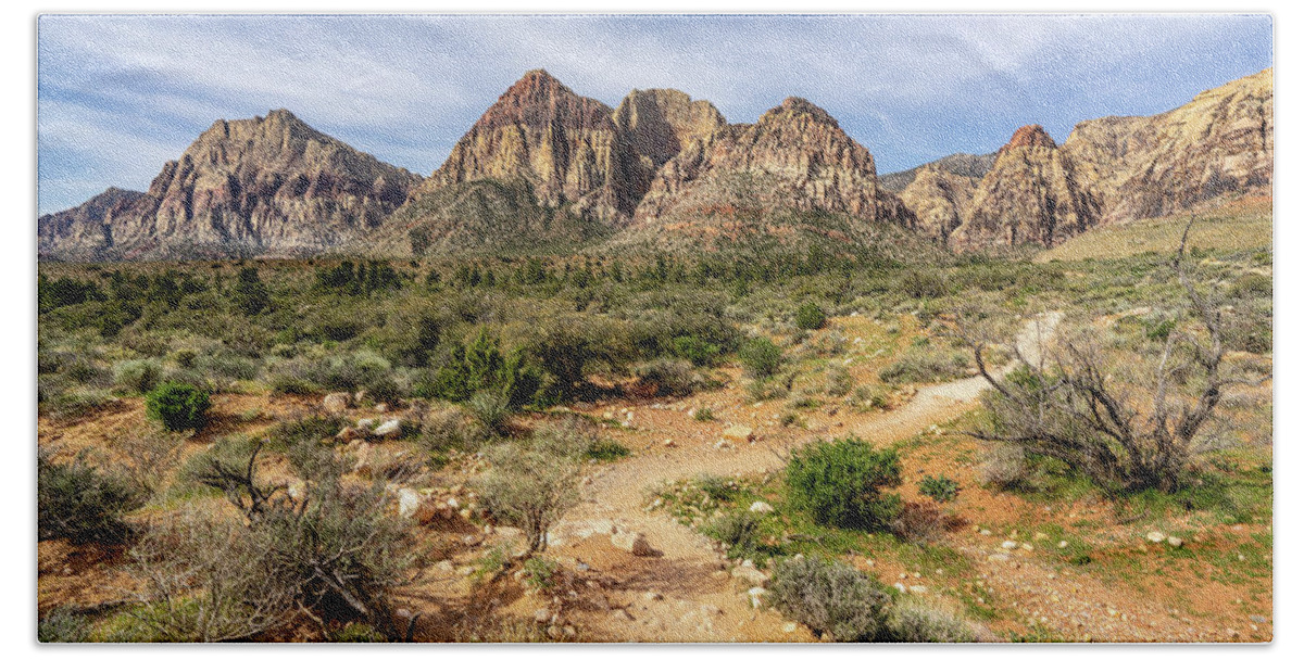 Las Vegas Bath Towel featuring the photograph A Hiking Trail in Red Rock Canyon by Daniel Woodrum