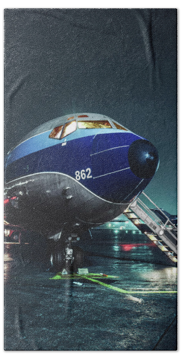 Eastern Airlines Hand Towel featuring the photograph A Rainy Night in Georgia - Eastern Boeing 727 by Erik Simonsen