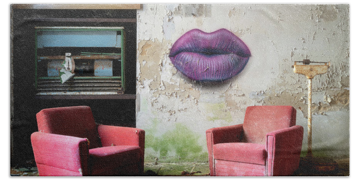 Urban Bath Towel featuring the photograph Abandoned Chairs and Lips by Roman Robroek