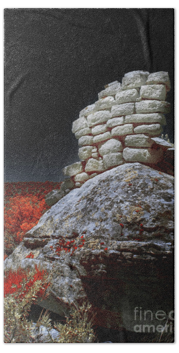 Rock Bath Towel featuring the photograph Ancient Ruins by Bill Frische