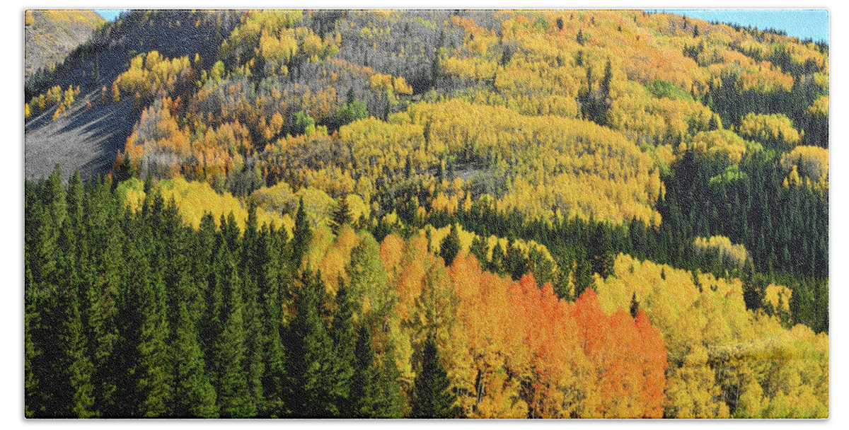 Cclorado Bath Towel featuring the photograph Aspen Covered Hillsides en Route to Durango by Ray Mathis