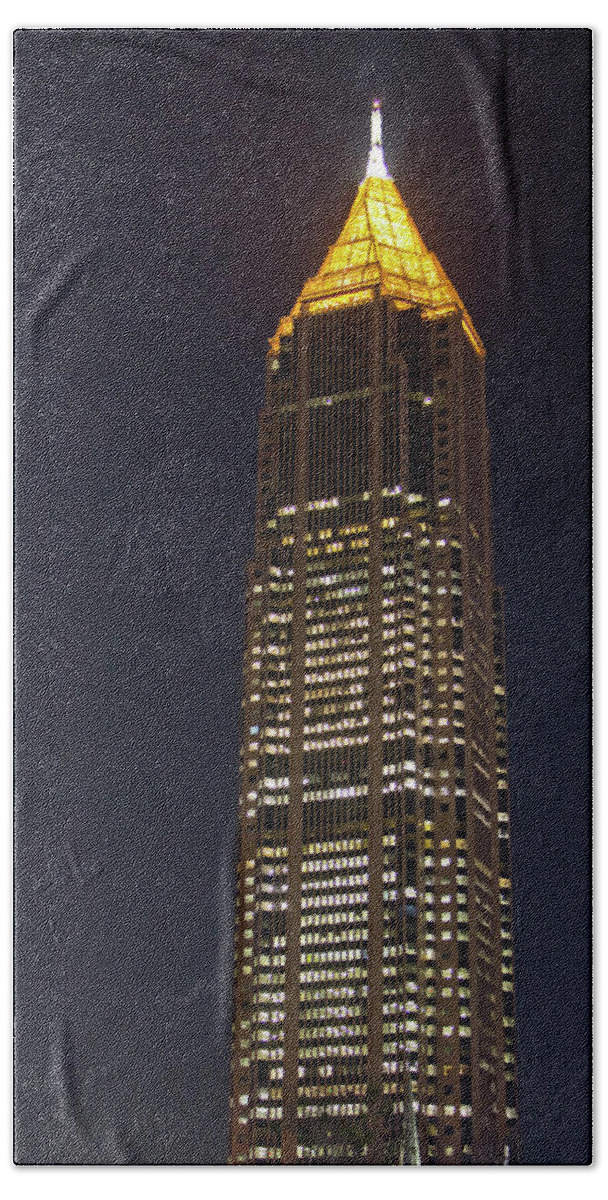 Atlanta Bath Towel featuring the photograph Atlanta, Georgia - Bank of America Building by Richard Krebs