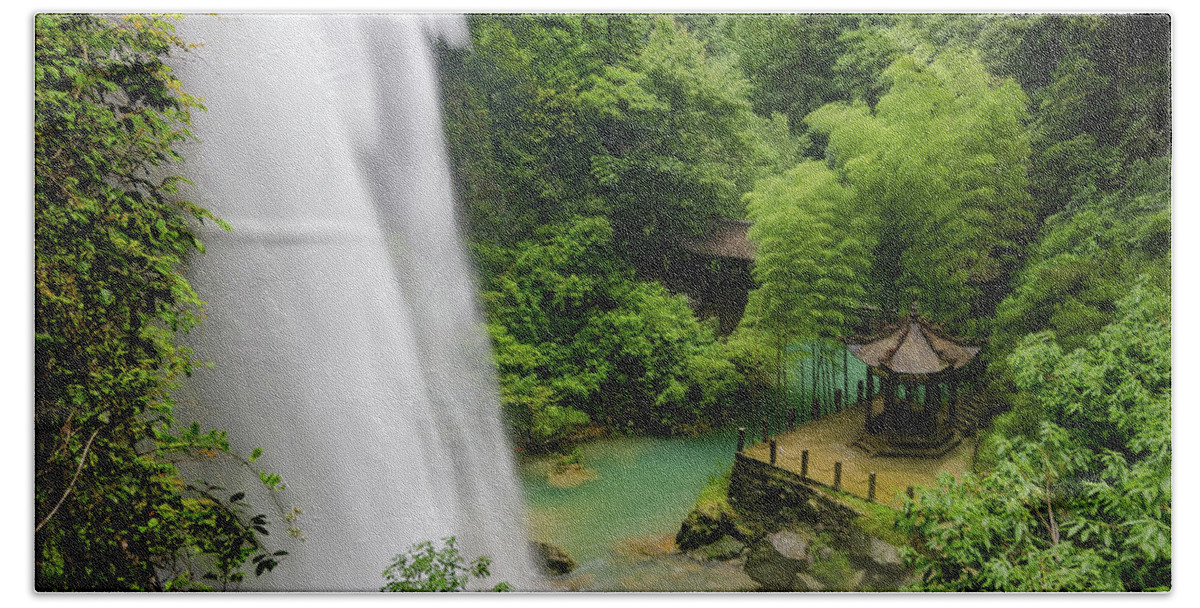 Waterfall Bath Towel featuring the photograph BaiYun Waterfall by William Dickman