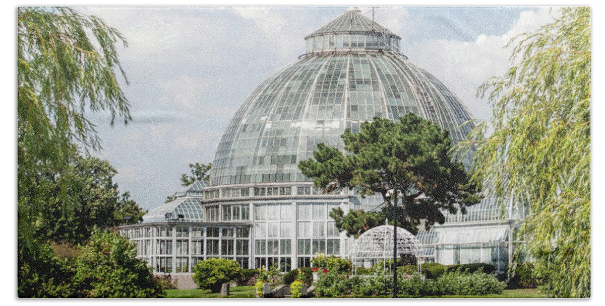 Belle Isle Hand Towel featuring the photograph Belle Isle Conservatory by Karen Varnas