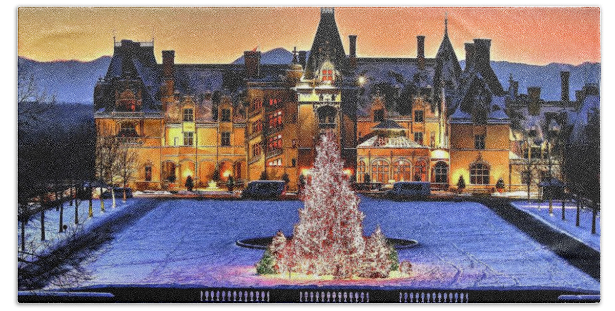 Holidays At Biltmore House Bath Towel featuring the photograph Biltmore Christmas Night all Covered In Snow Painting by Carol Montoya